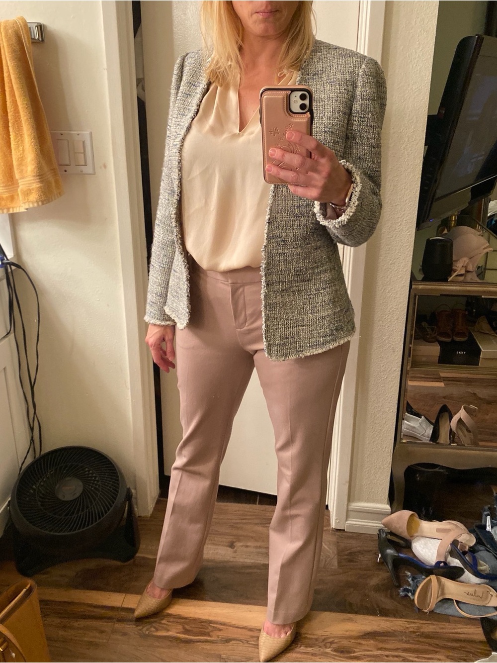 Celebrity- and TV-Worn Rebecca Taylor Beaded-Collar Sleeveless Blush Blouse - Picture 5 of 16
